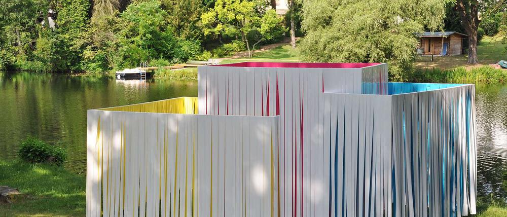 Christo lässt grüßen: Martin Pfeifles "Haw Pavillon" im Garten des Zehlendorfer Ausstellungshauses.