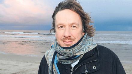Mit präzisen Sturmwarnungen hat Jörg Kachelmann (Archivfoto von November 2007) seinen Konkurrenten, den Deutschen Wetterdienst unter Druck gesetzt. Seit seiner Verhaftung im März dieses Jahres ist das Wetter umgeschlagen. Foto: dpa