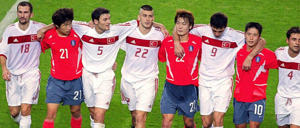 22 Freunde. Die Mannschaften aus Südkorea und der Türkei machten das Spiel um Platz drei 2002 zu einem Fest.