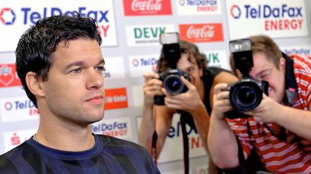 MIchael Ballack will in Leverkusen wieder angreifen.