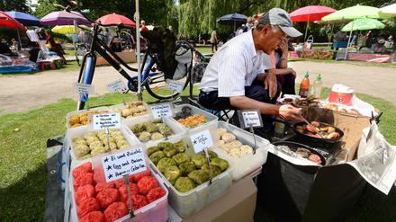 Der thailändische Streetfood-Markt im Berliner Preußenpark.