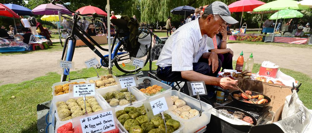 Der thailändische Streetfood-Markt im Berliner Preußenpark.
