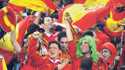 Euphorie statt Rezession: Die Regierung hofft, dass ein WM-Titel die Wirtschaft wieder anschieben könnte. Foto: dpa