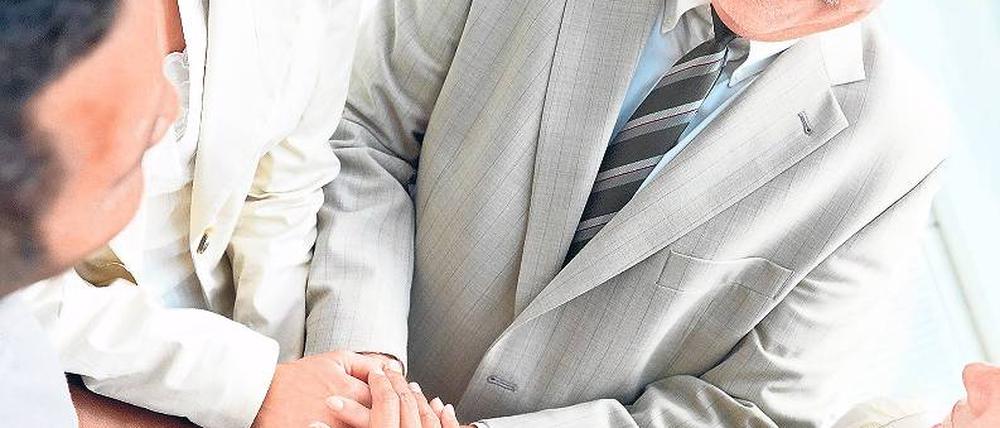 Teamarbeit. Alt und Jung können sich gut ergänzen – wenn Einigkeit herrscht. Foto: dpa