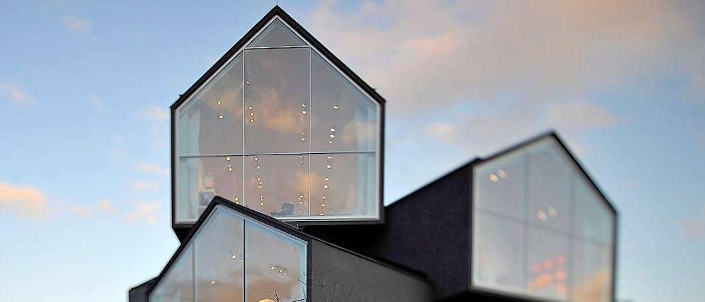 Stapelware: Die Architekten türmten zwölf Gebäuderiegel übereinander.