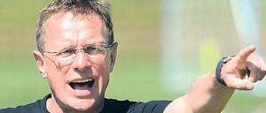 Er gibt die Richtung vor. Trainer Ralf Rangnick muss sich mit seinen Forderungen zurückhalten, ist aber durch den Abgang von Manager Jan Schindelmeiser gestärkt.