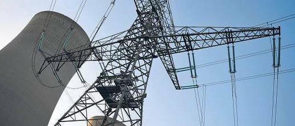 Noch am Netz. Eon streitet um die Zukunft seiner profitablen Atomkraftwerke, wie hier im unterfränkischen Grafenrheinfeld. 