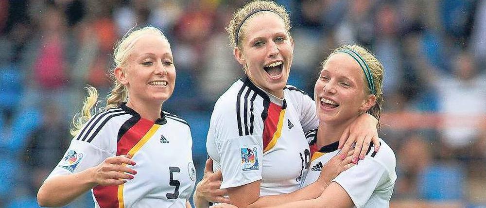 Gemeinsam sind sie stark. Die deutschen Juniorinnen bejubeln ihren Einzug ins Finale der U-20–WM.