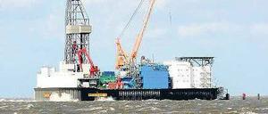 An 350 Stellen, wie hier vor Cuxhaven, wird in Europas Gewässern Öl gefördert. Foto: dpa