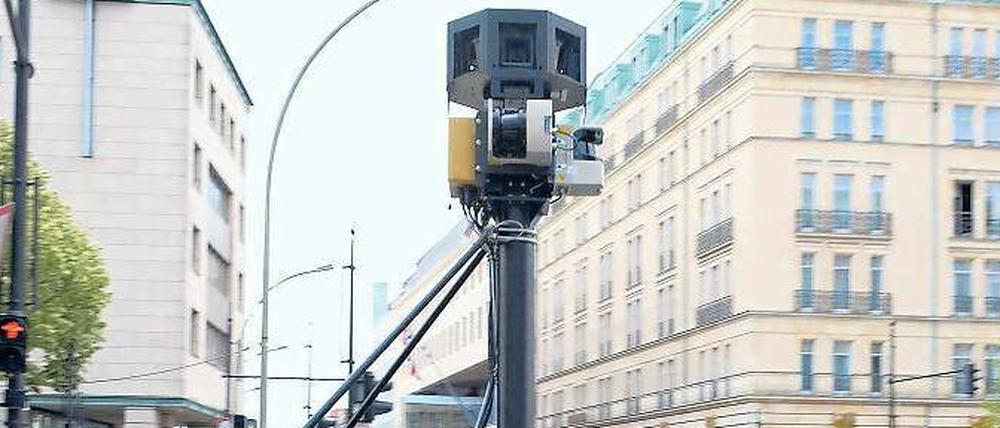 Stadtbilder. Schon 2008 fuhren Google-Autos mit Kameras durch Berlin und fotografierten Fassaden für den Dienst „Street View“.