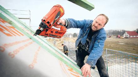 Dachdecker gesucht. 