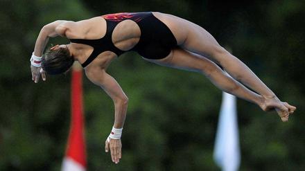 Christin Steuer springt zur Goldmedaille.