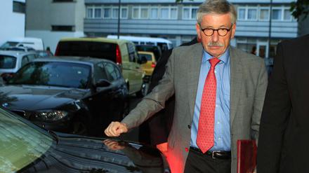 Thilo Sarrazin ist mit seinem Buch auf Lesereise.