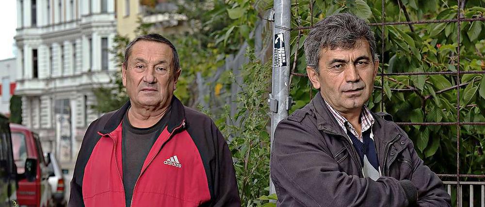 Fremde Nachbarn: Rudolf Konschak (l.) wohnt im ehemlaigen Osten, am Engeldamm. Mehmet Kalin lebt am Bethaniendamm, auf der Westeite.