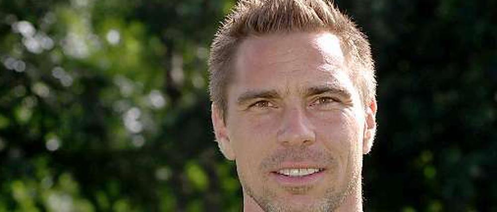 Der 38-jährige Marco Sejna wurde in Berlin geboren und war bereits von 1990 bis 1995 Herthaner. Er kommt vom Zweitligaaufsteiger FC Ingolstadt. In der Saison 2004/05 spielte er in der Alten Försterei. 