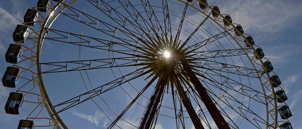 In Berlin, Peking und Orlando wurden Riesenräder aus Fonds finanziert. Deren Anleger klagen jetzt wegen falscher Beratung.