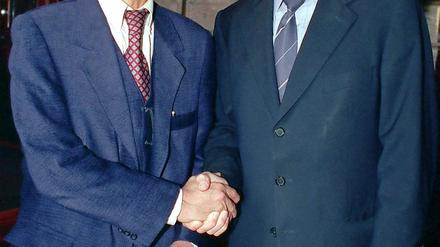 Ortwin Runde und Mahmut Doulatabadi, einem der bekanntesten iranischen Schriftsteller seiner Zeit.