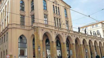 Fall für den Staatsanwalt. Der Münchner SdK-Sitz wurde schon durchsucht. 