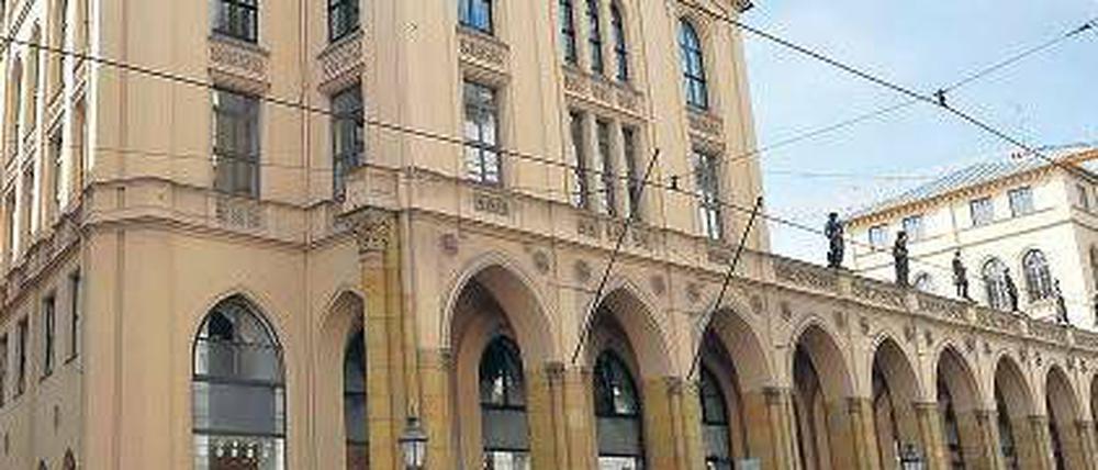 Fall für den Staatsanwalt. Der Münchner SdK-Sitz wurde schon durchsucht.