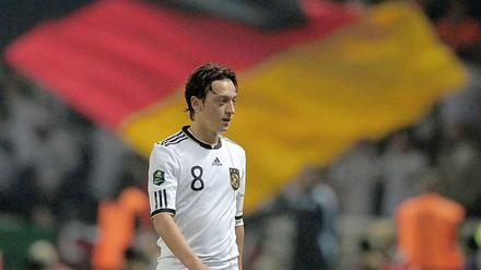 Ein stiller Genießer. Mesut Özil überzeugt gegen die Türkei als Spielgestalter und Vollstrecker.