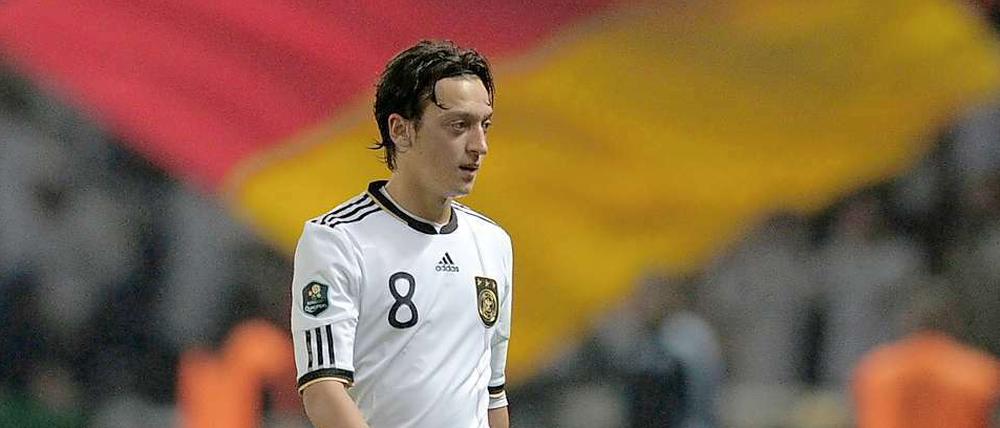 Ein stiller Genießer. Mesut Özil überzeugt gegen die Türkei als Spielgestalter und Vollstrecker.