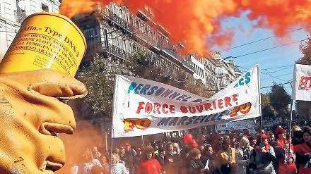In Frankreich wurde am Dienstag landesweit demonstriert – so auch in Marseille. 