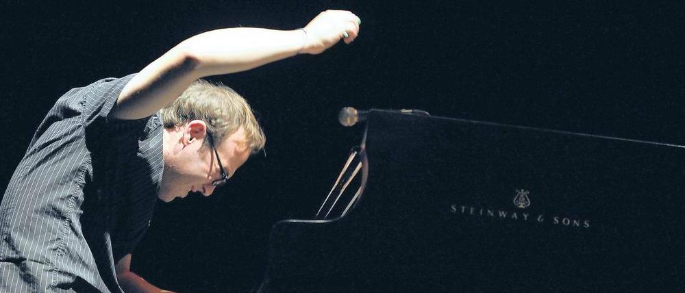 Ekstase und Innerlichkeit. Yaron Herman am Steinway-Flügel, den er sich für alle seine Auftritte wünscht. 
