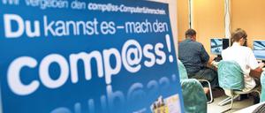 Durchblick. Viele Jugendzentren bieten Internet-Kurse für Kinder und Jugendliche an, damit sie die Tücken des Netzes erkennen. Foto: Georg Moritz