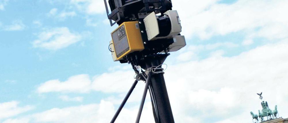 Alles im Blick. Bereits vor zwei Jahren ließ Google die Straßen Berlins mit Spezialkameras für seinen neuen Internet-Bilderdienst Street View fotografieren. 