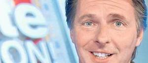 Spendierhosen haben Günther Jauch (links) mit „Wer wird Millionär?“ bei RTL und Jörg Pilawa mit „Rette die Million!“ beim ZDF an. Der Privatsender hat die Gewinne nicht abgesichert, anders das ZDF, da springt die Versicherung ein. Fotos: RTL/ZDF