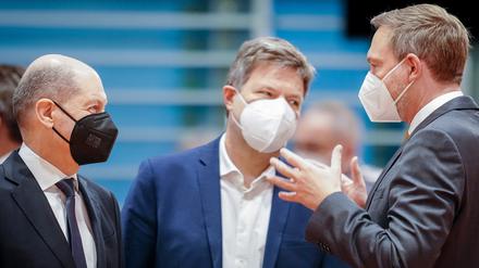 Sie müssen einen Weg finden auf vier Jahre hinaus: Kanzler Olaf Scholz, Wirtschaftsminister Robert Habeck, Finanzminister Christian Lindner.  