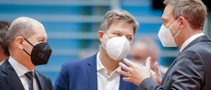 Sie müssen einen Weg finden auf vier Jahre hinaus: Kanzler Olaf Scholz, Wirtschaftsminister Robert Habeck, Finanzminister Christian Lindner.  