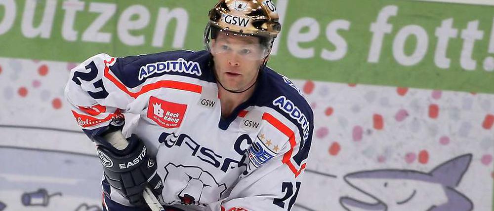 Er rennt wieder an für die Eisbären. Steve Walker.