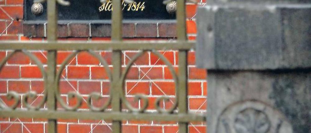 Neuer Glanz. August Wilhelm Ifflands Grab in Kreuzberg. 