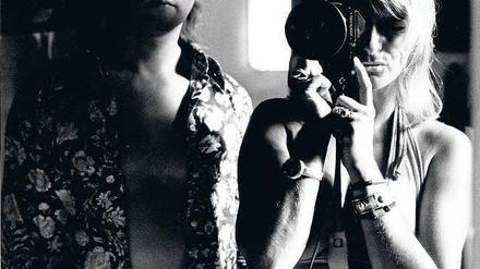 Die Fotografin Angelika Platen mit Sigmar Polke (1971).