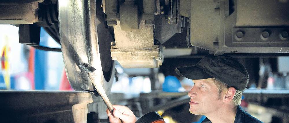Bei Lichte besehen. Die Probleme bei der S-Bahn und der BVG ähneln sich. Beide haben nicht nur Ärger mit dem rollenden Material.