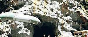 Helfer bleiben draußen. Der Eingang der Pike-River-Mine in Neuseeland. Foto: Reuters