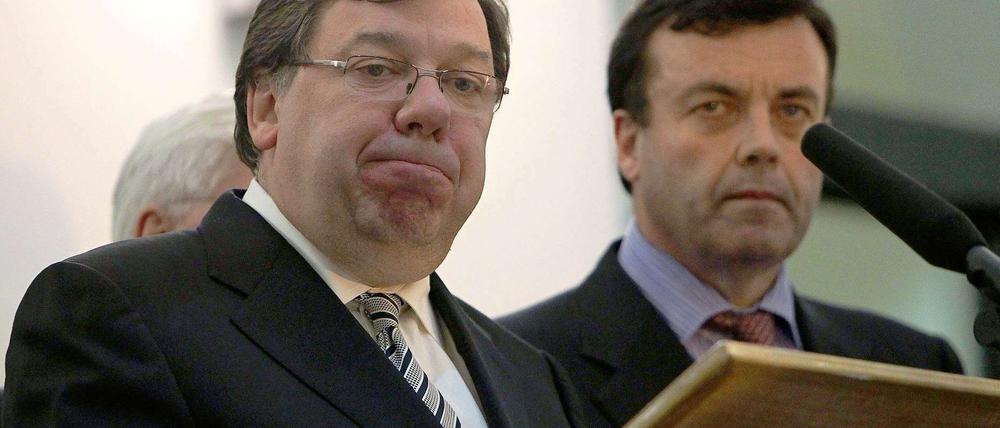 Unter Druck: Irlands Ministerpräsident Brian Cowen (l.).