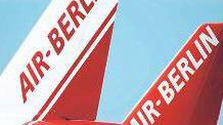 Welcher Flug fällt aus? Das wissen die Passagiere vermutlich erst Mittwoch. Foto: dapd