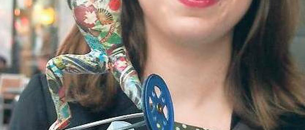 Schülerreporterin Franziska Ehlert aus Hennigsdorf mit dem "World Young Reader Prize" in San Francisco.