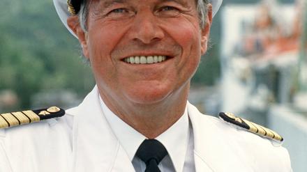 Heinz Weiss als Traumschiff-Kapitän 1983.