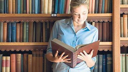 Neue Lektüre. Die Hermeneutik Hans-Georg Gadamers, die vor 50 Jahren erschien, erlebt in der gegenwärtigen Philosophie ein Comeback. Die Freie Universität widmete Gadamers Werk jetzt eine Tagung. Foto: Image Source/vario images