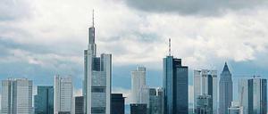 Frankfurts Türme. „Im Segment Staatsanleihen ist die Ampel von Grün auf Rot gesprungen“, warnt die Bundesbank. 