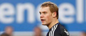 Fassungslos. Manuel Neuer erlebt mit seinen Schalkern den nächsten bitteren Rückschlag.