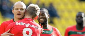 Weiter im Aufwind. Die Augsburger bleiben im sechsten Spiel in Folge ungeschlagen und rücken nah an die Aufstiegsplätze heran.