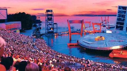 Vorbild Bregenz. Dort finden fast 7000 Menschen einen Platz.