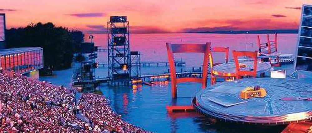 Vorbild Bregenz. Dort finden fast 7000 Menschen einen Platz. 