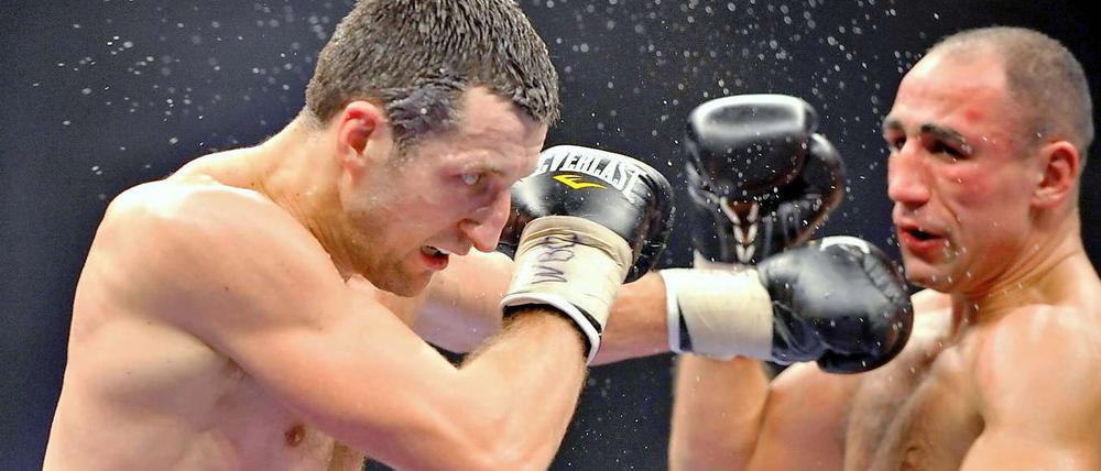Arthur Abraham (r.) war seinem britischen Gegner Carl Froch in allen Belangen unterlegen.