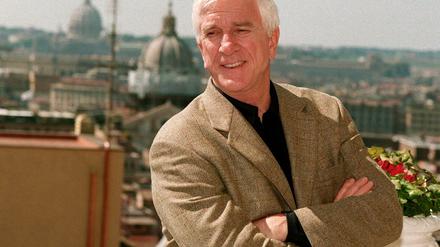 Leslie Nielsen.