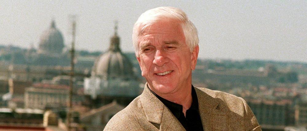 Leslie Nielsen.